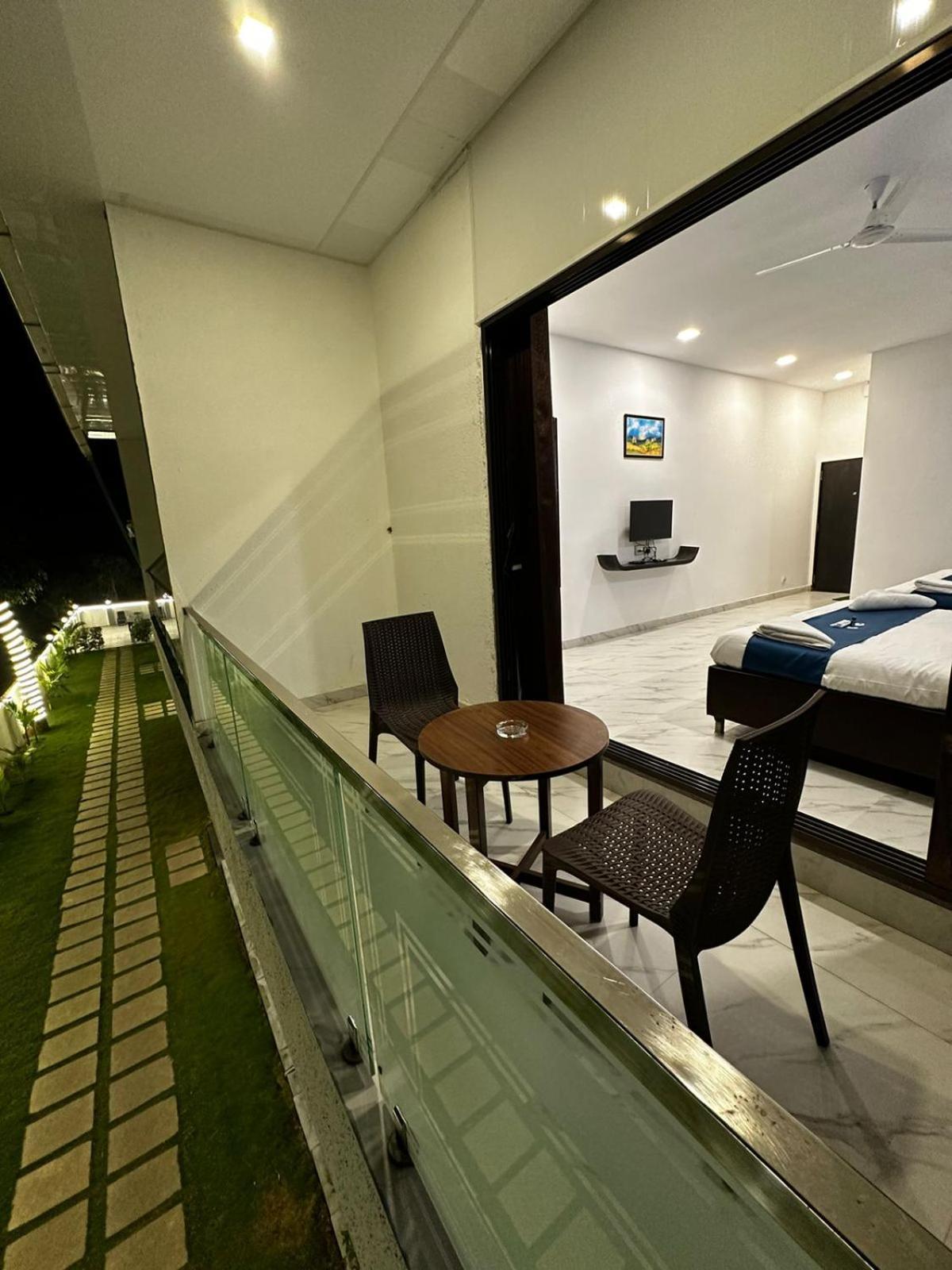 Golden Pearl Resort By Gemstone Hospitality Alibag Eksteriør billede
